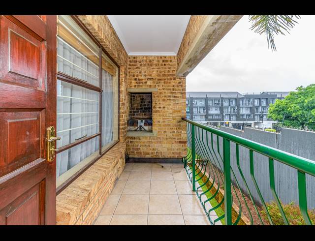 2 BEDROOM APARTMENT FOR SALE IN FERNDALE